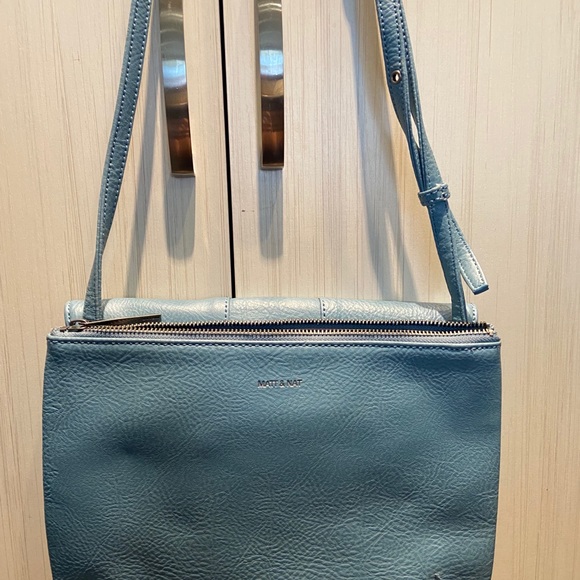 Matt & Nat crossbody Purse - Picture 3 of 6